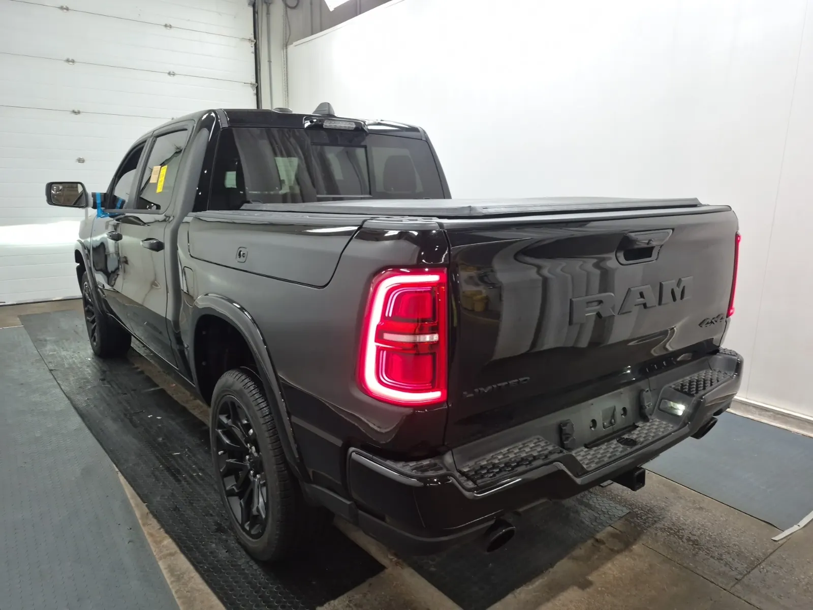 Driver Rear 3/4 Photo