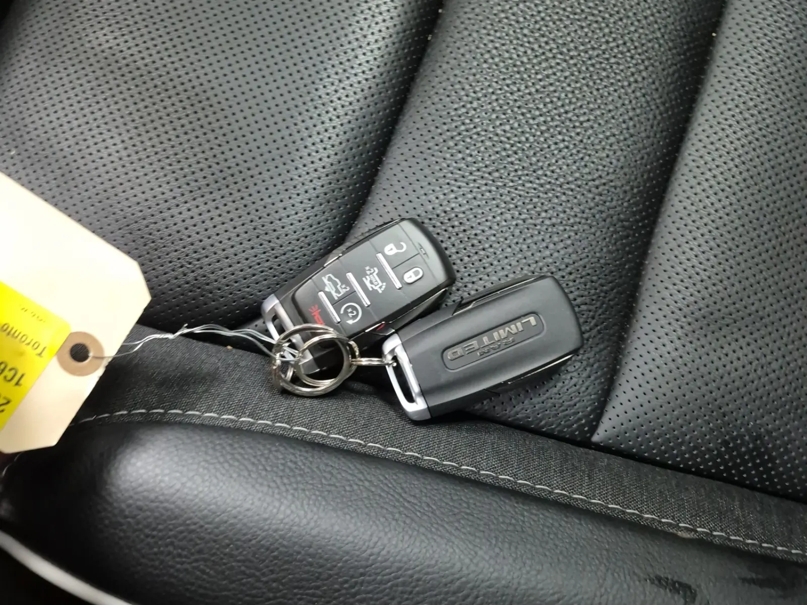 Keys/Fobs/Manual Photo