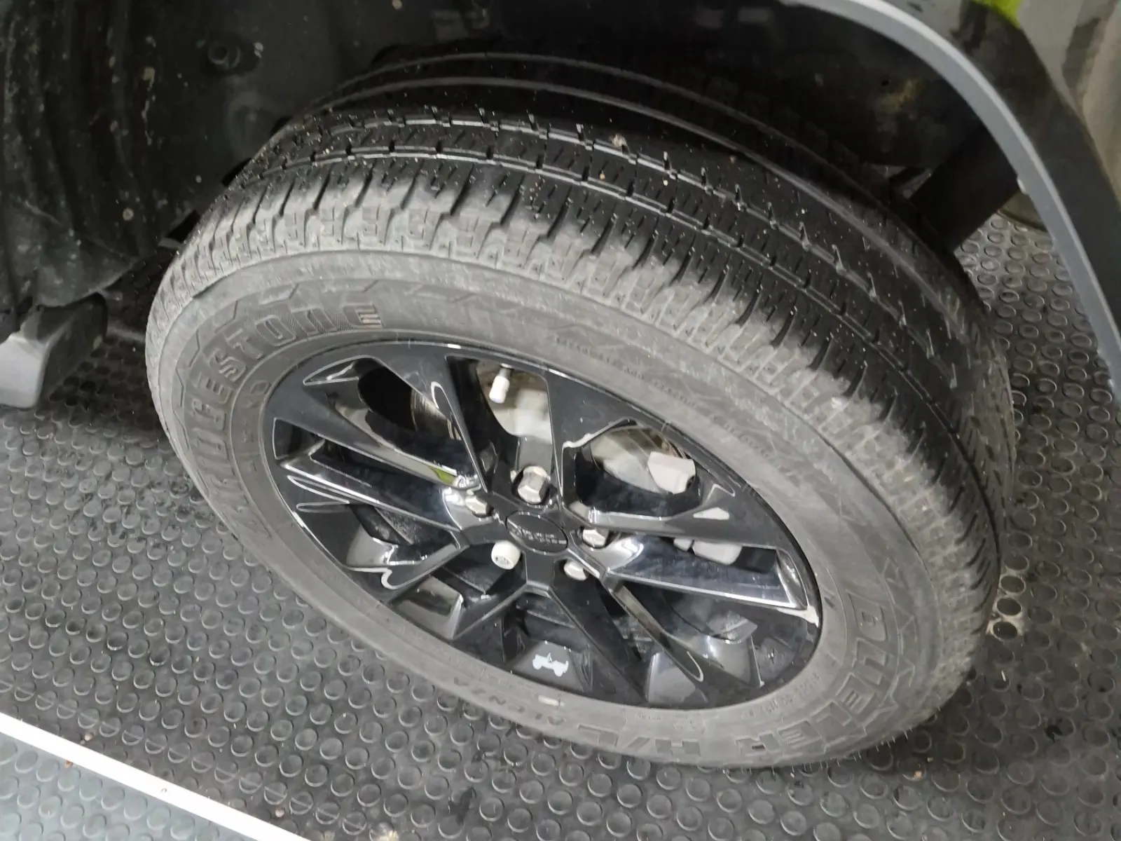 Left Rear Wheel/Tire Photo
