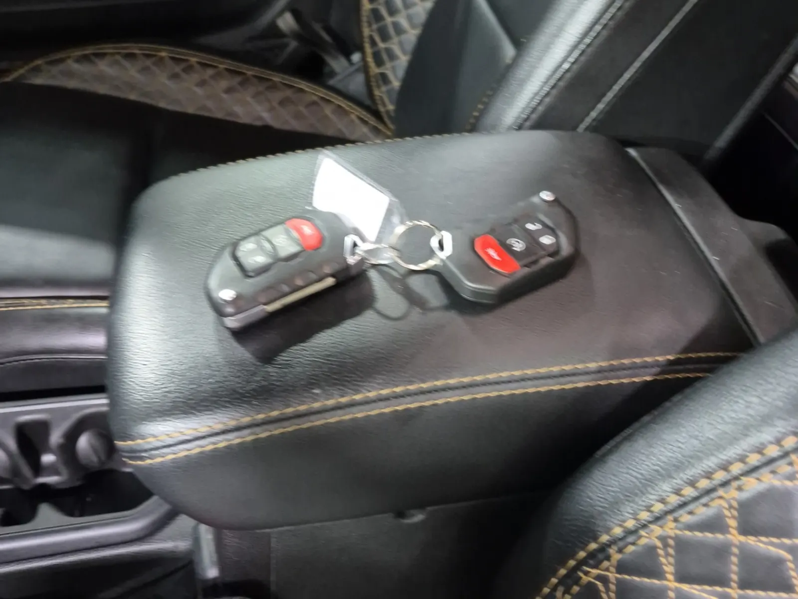 Keys/Fobs/Manual Photo