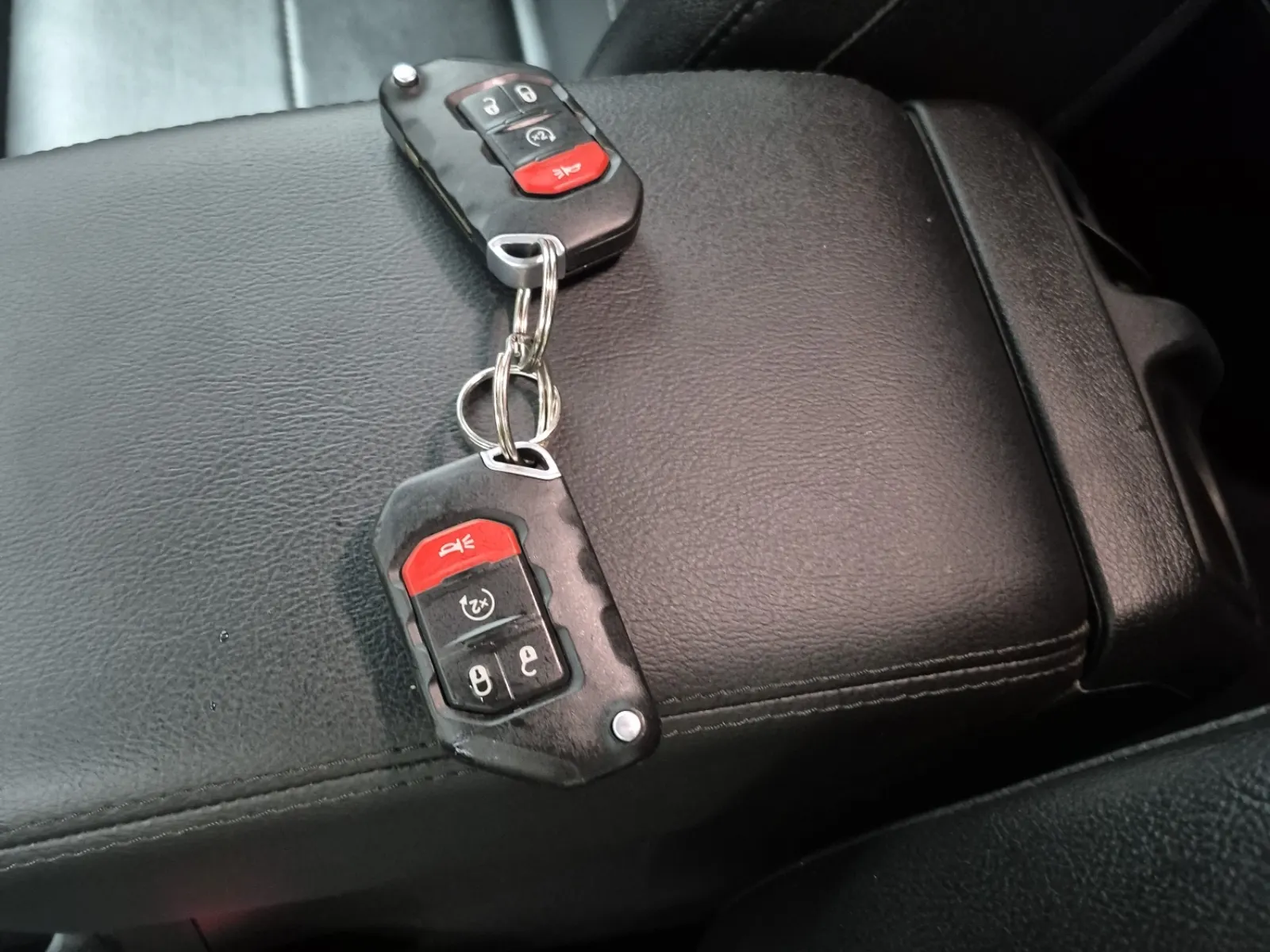 Keys/Fobs/Manual Photo