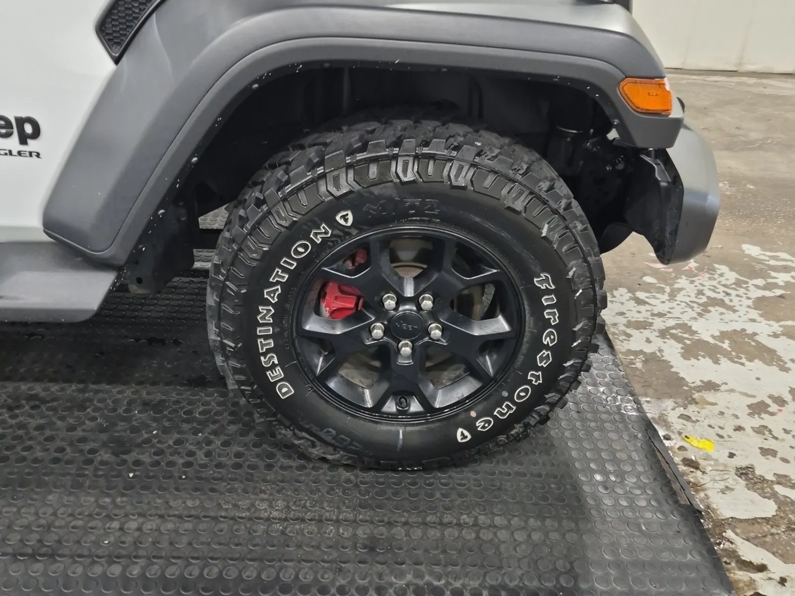 Right Front Wheel/Tire Photo