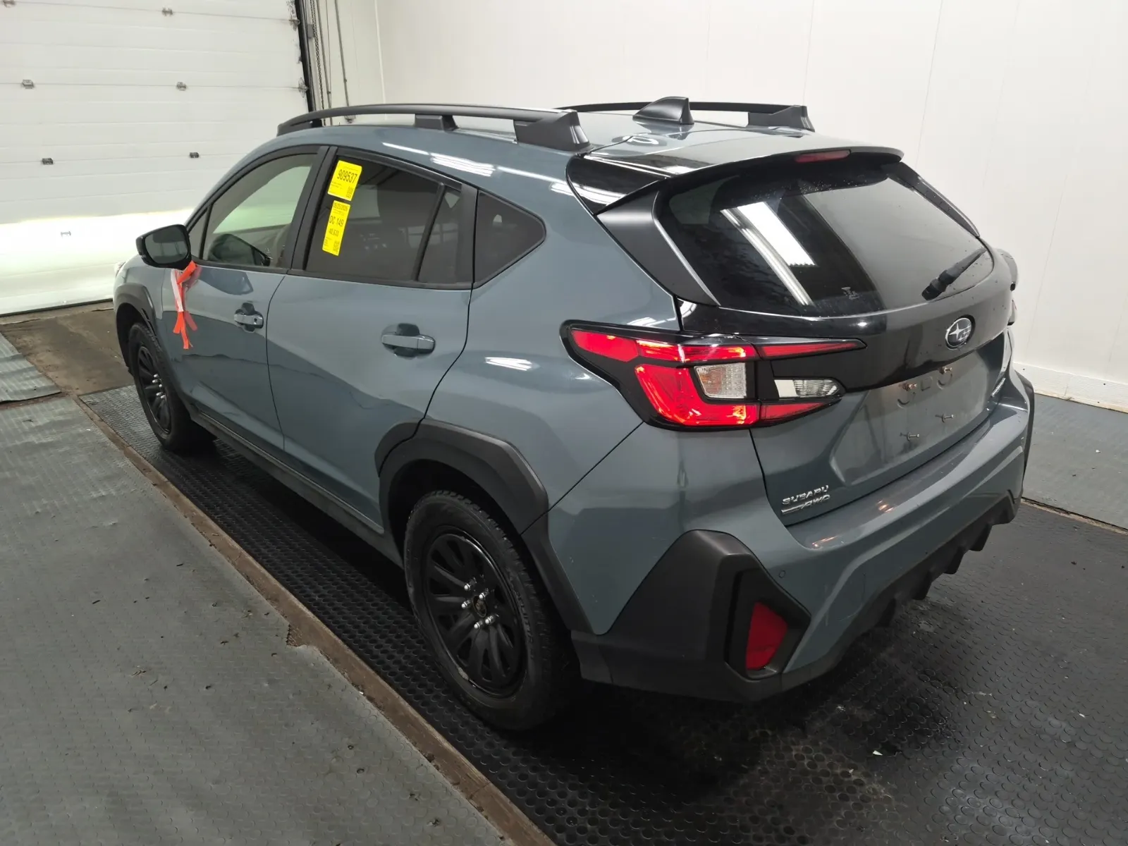 Driver Rear 3/4 Photo
