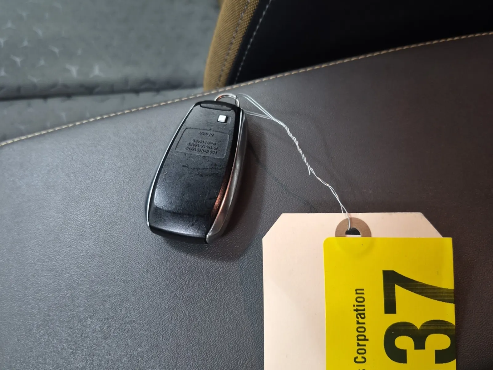 Keys/Fobs/Manual Photo
