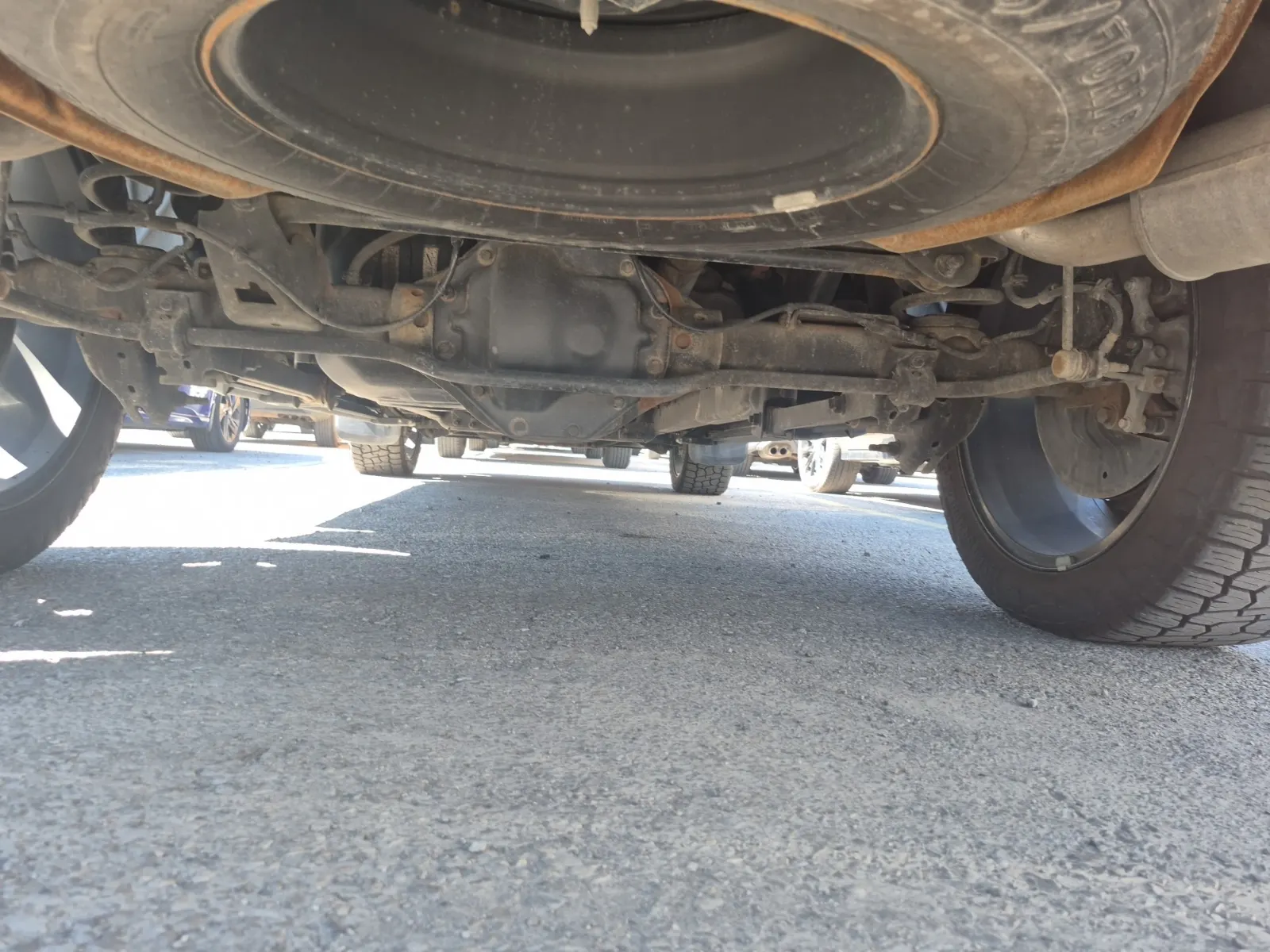 Undercarriage - Rear Photo
