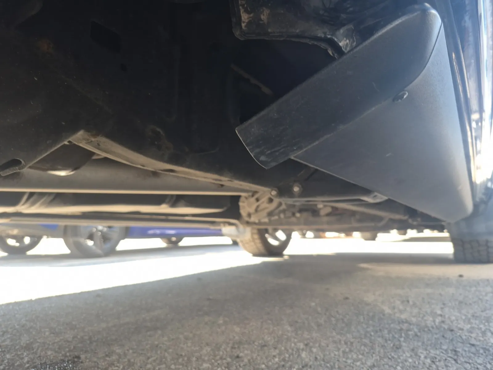 Undercarriage - Passenger Photo