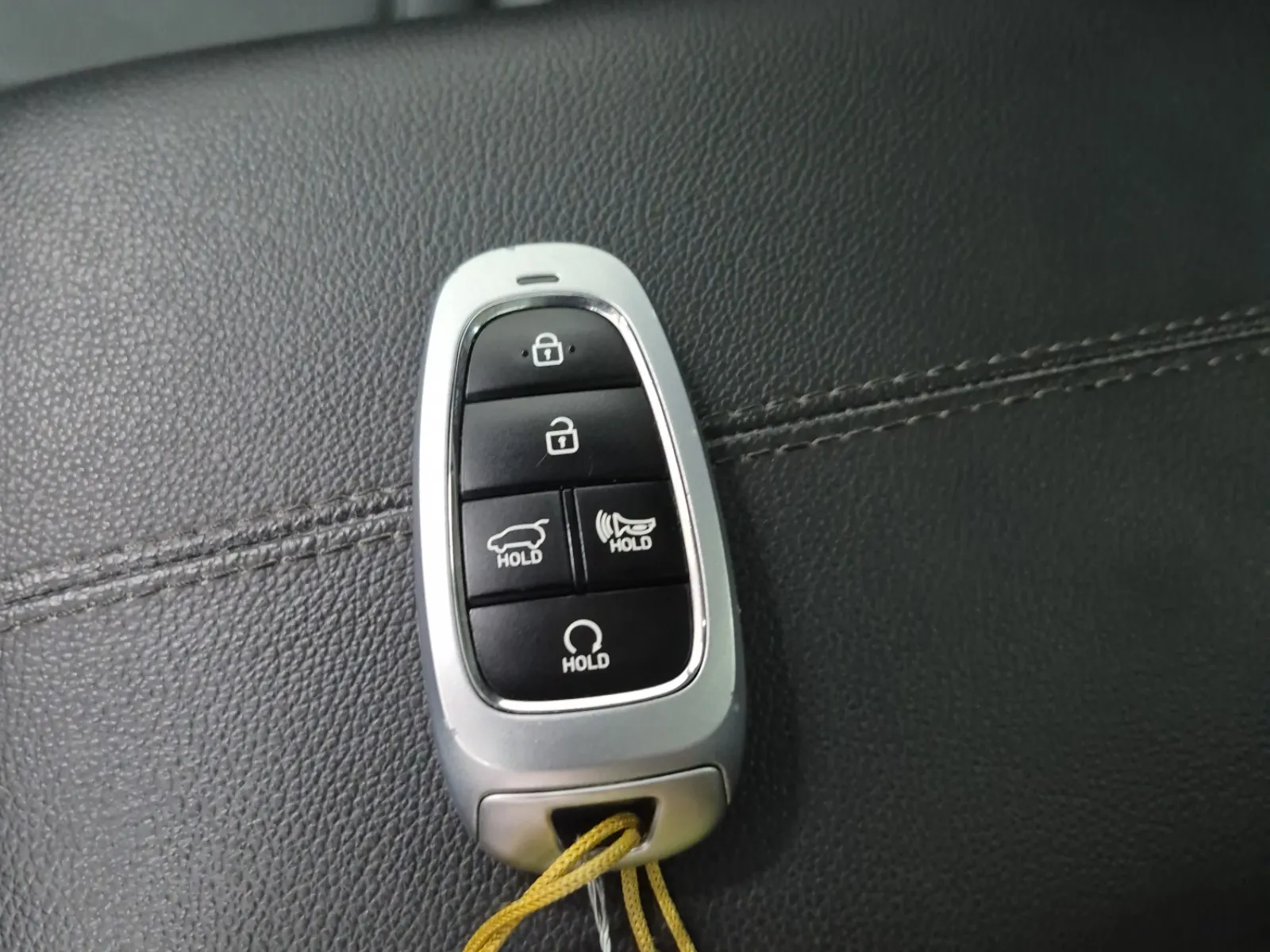 Keys/Fobs/Manual Photo