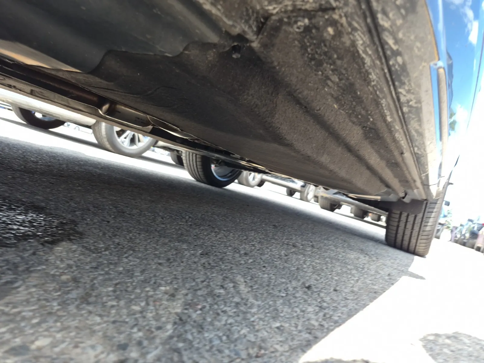 Undercarriage - Driver Photo