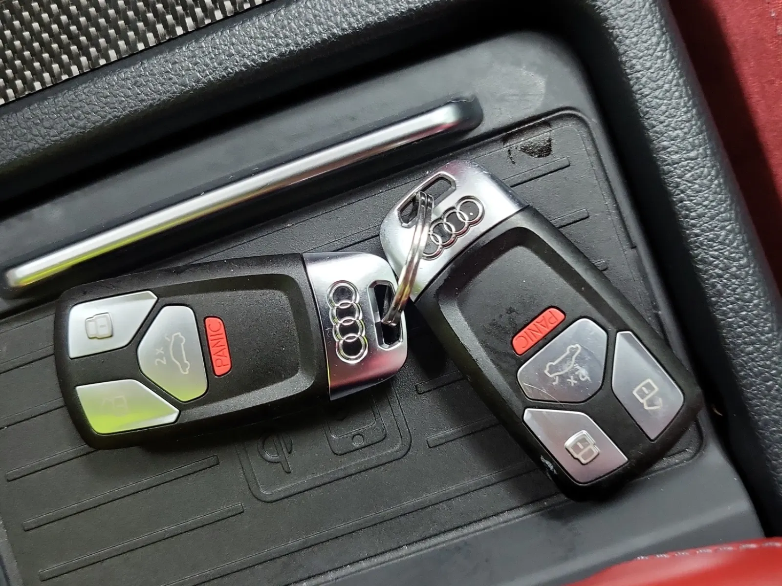 Keys/Fobs/Manual Photo