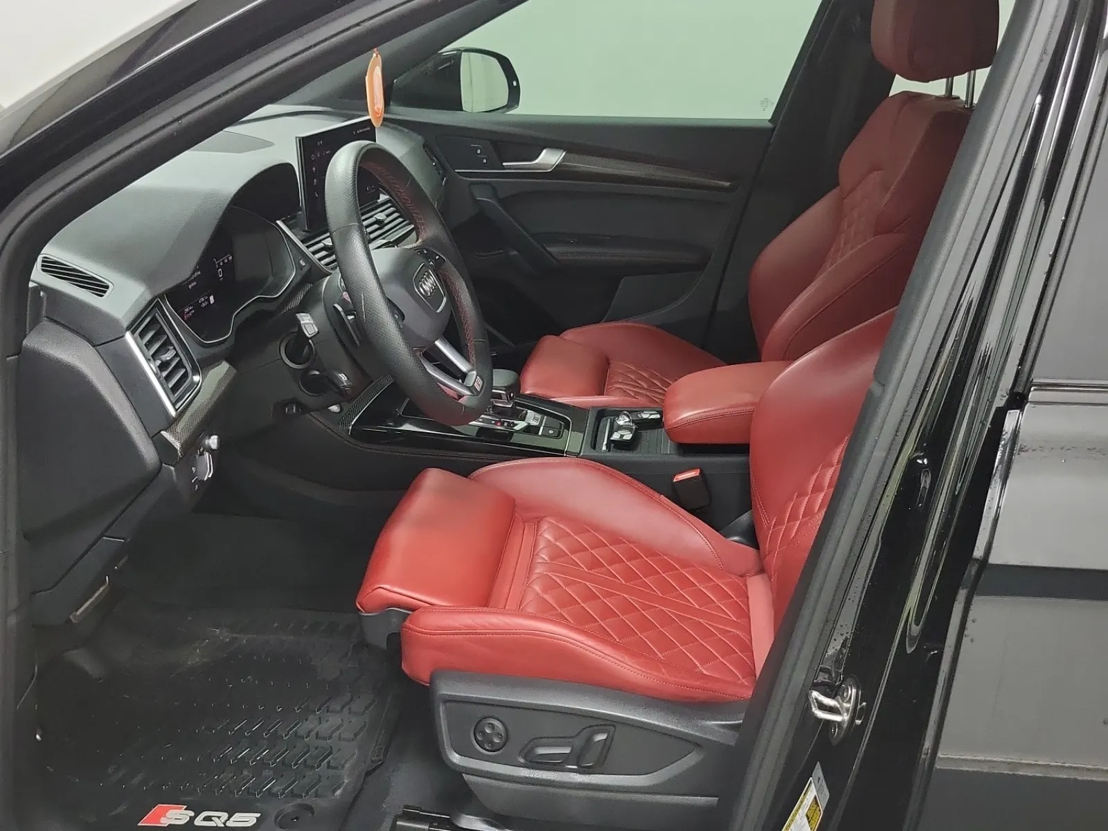 Front Interior Photo