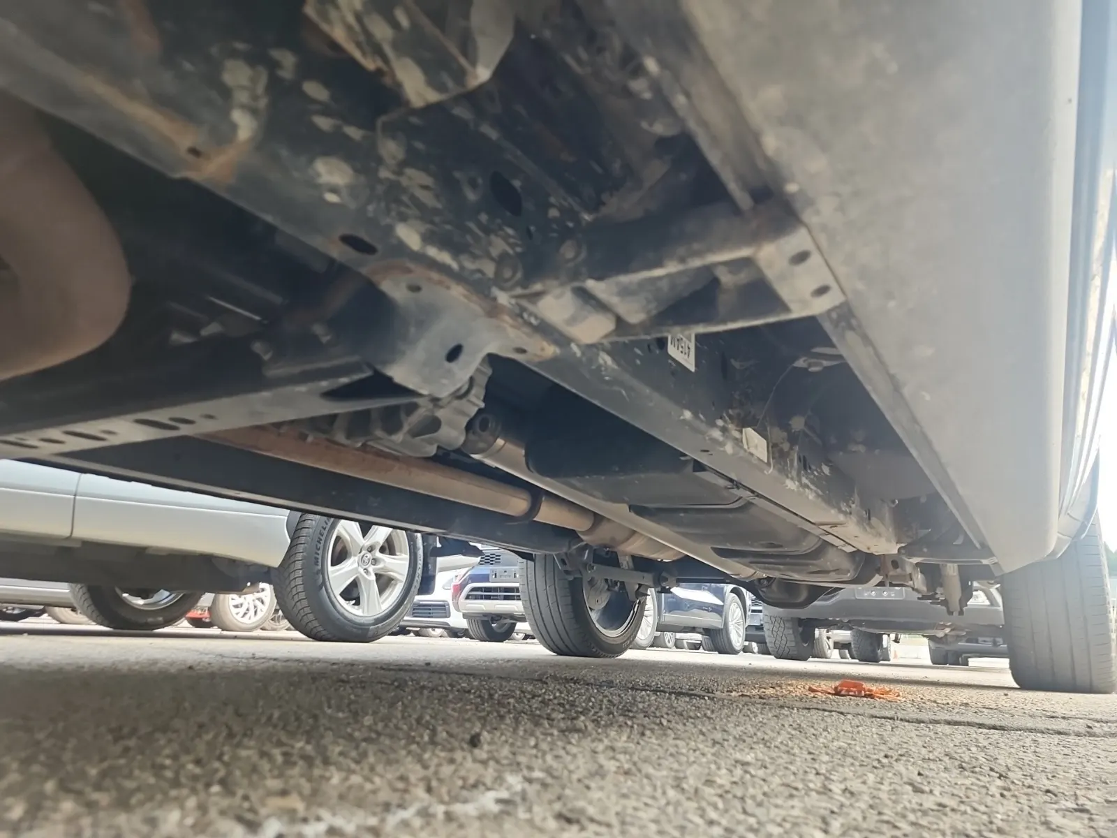 Undercarriage - Driver Photo