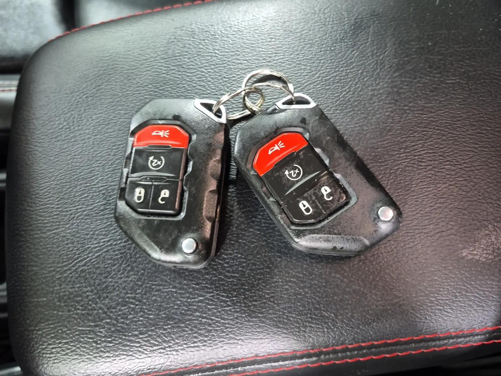 Keys/Fobs/Manual Photo
