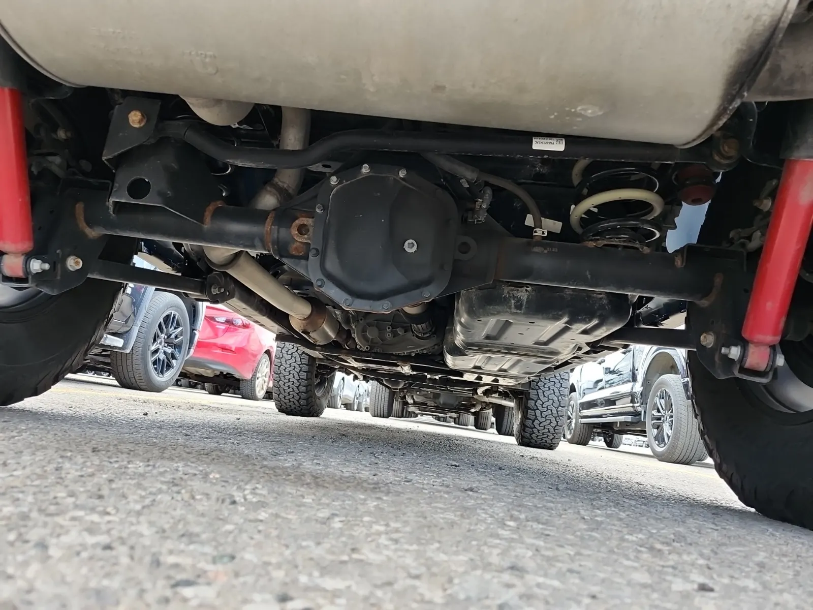Undercarriage - Rear Photo