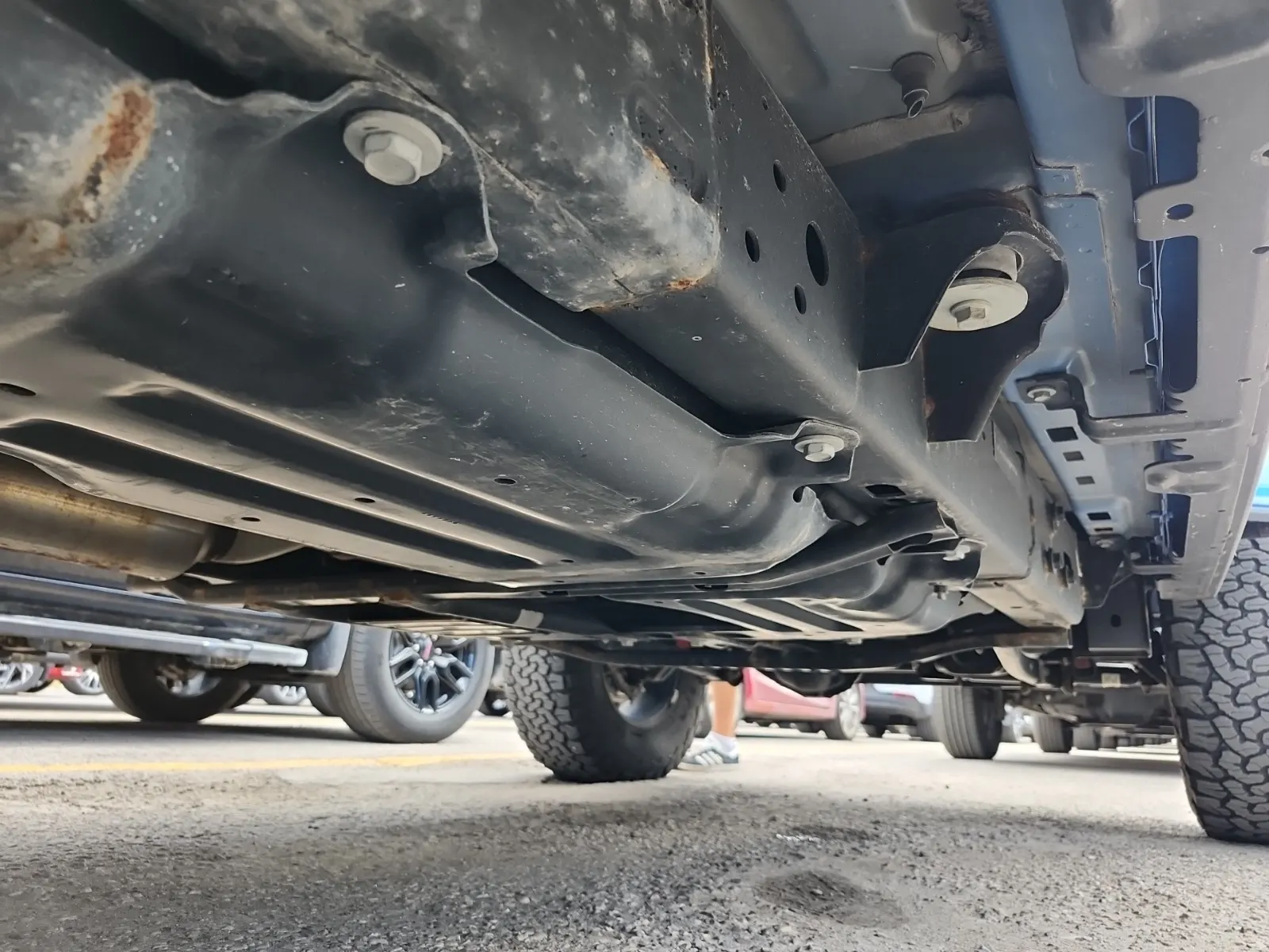 Undercarriage - Passenger Photo