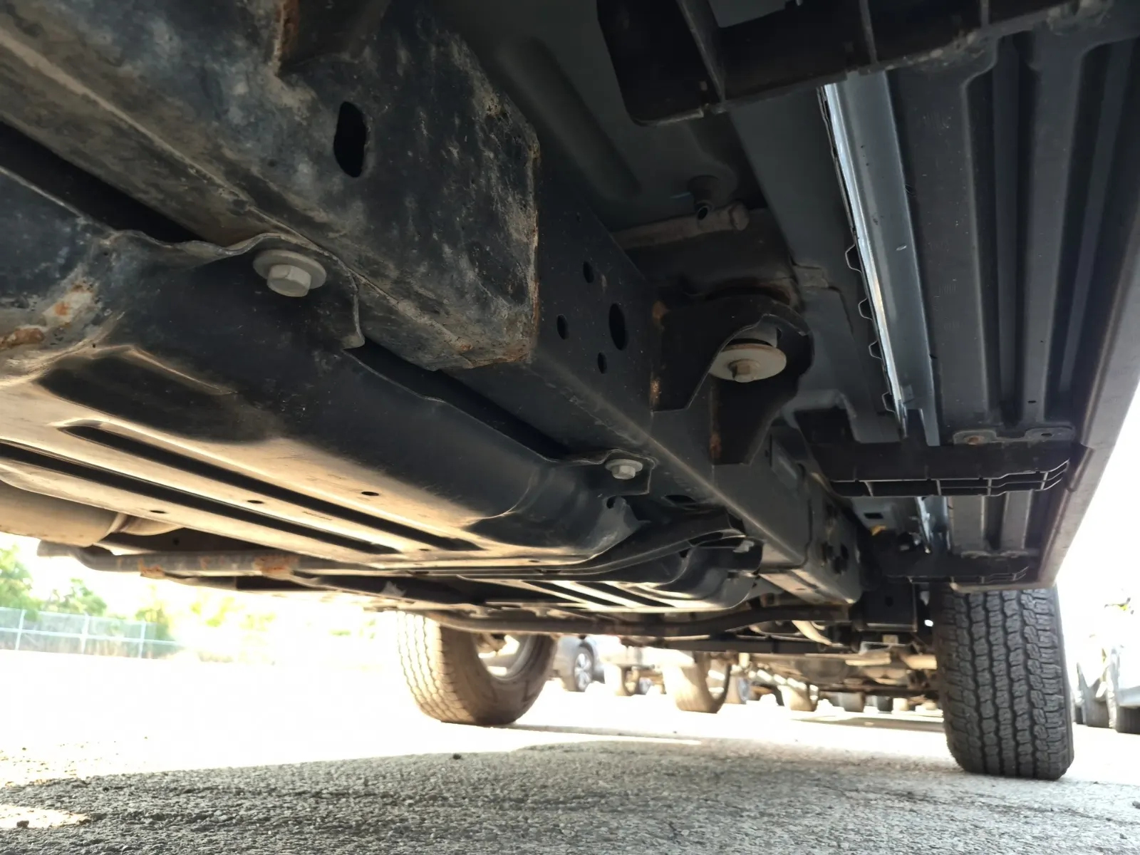 Undercarriage - Passenger Photo