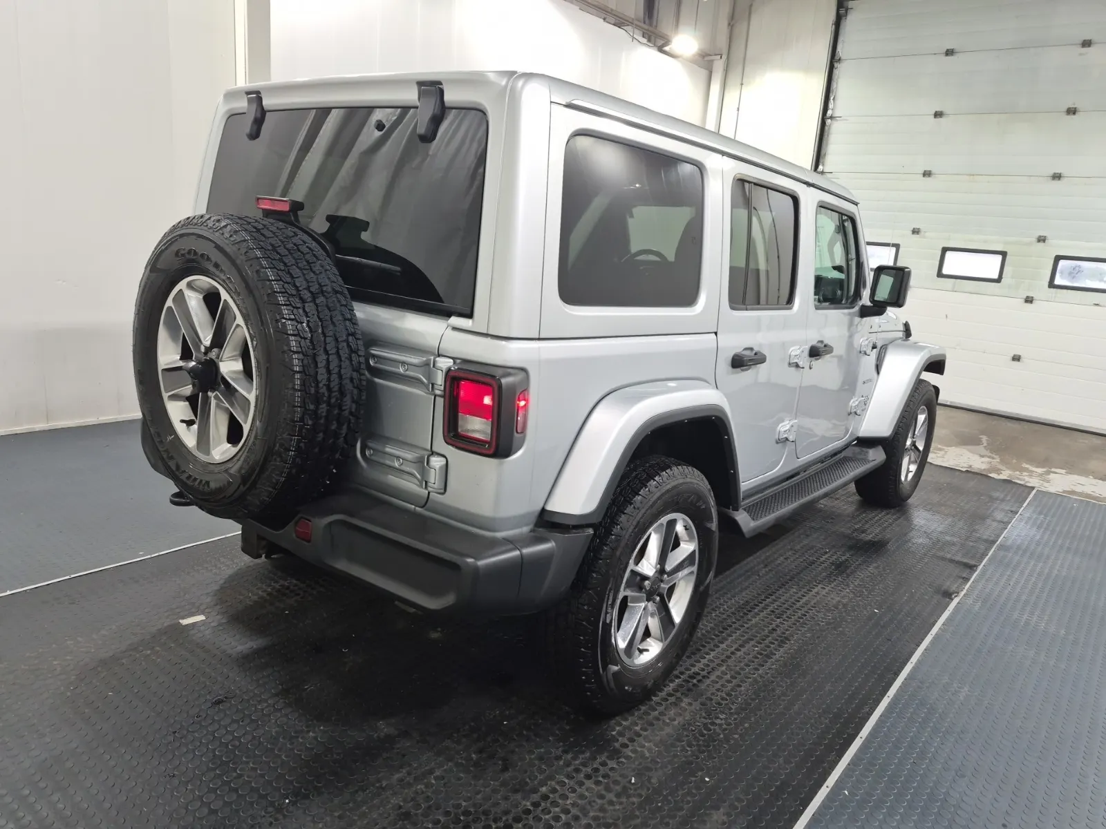 Passenger Rear 3/4 Photo