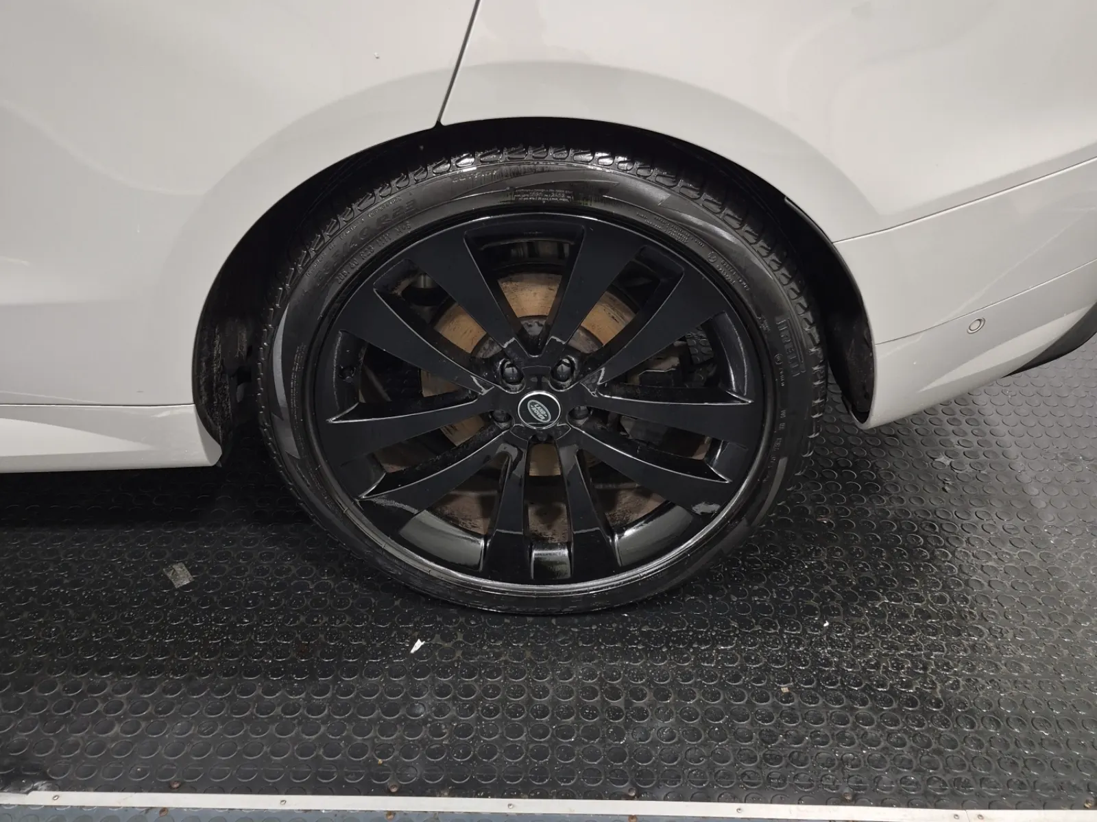 Left Rear Wheel/Tire Photo