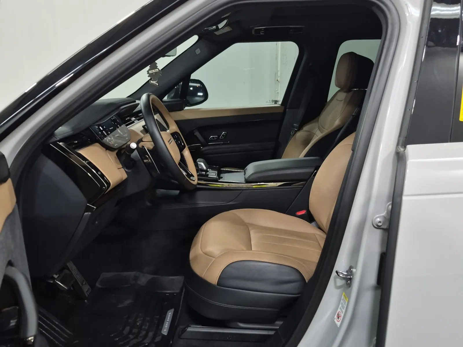 Front Interior Photo
