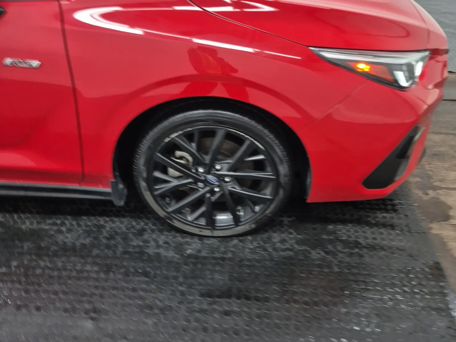 Right Front Wheel/Tire Photo