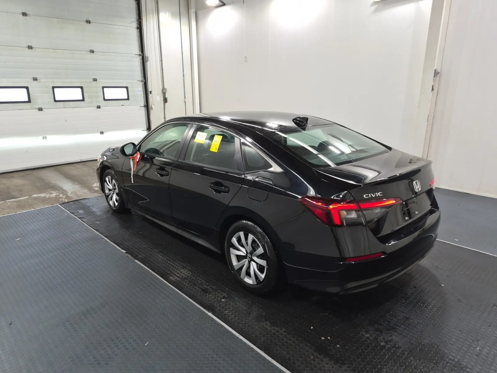 Driver Rear 3/4 Photo