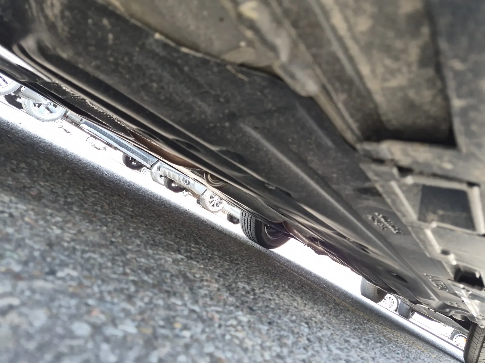 Undercarriage - Driver Photo