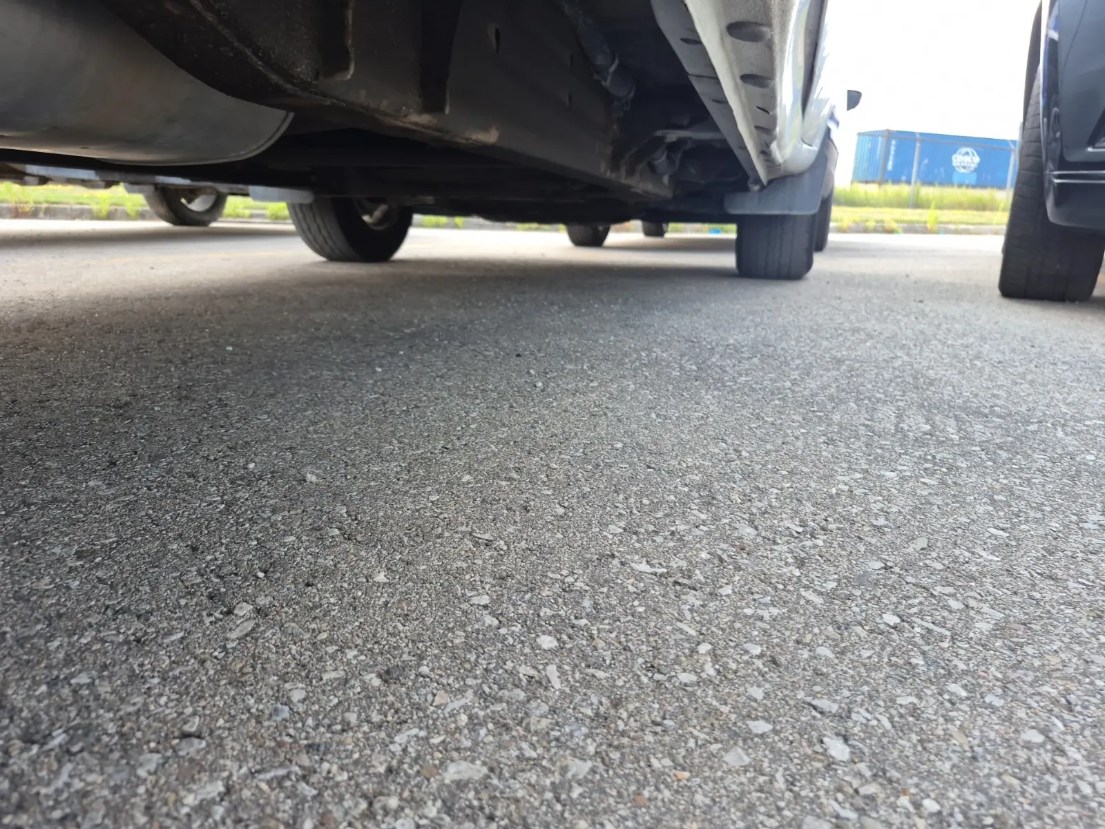 Undercarriage - Passenger Photo