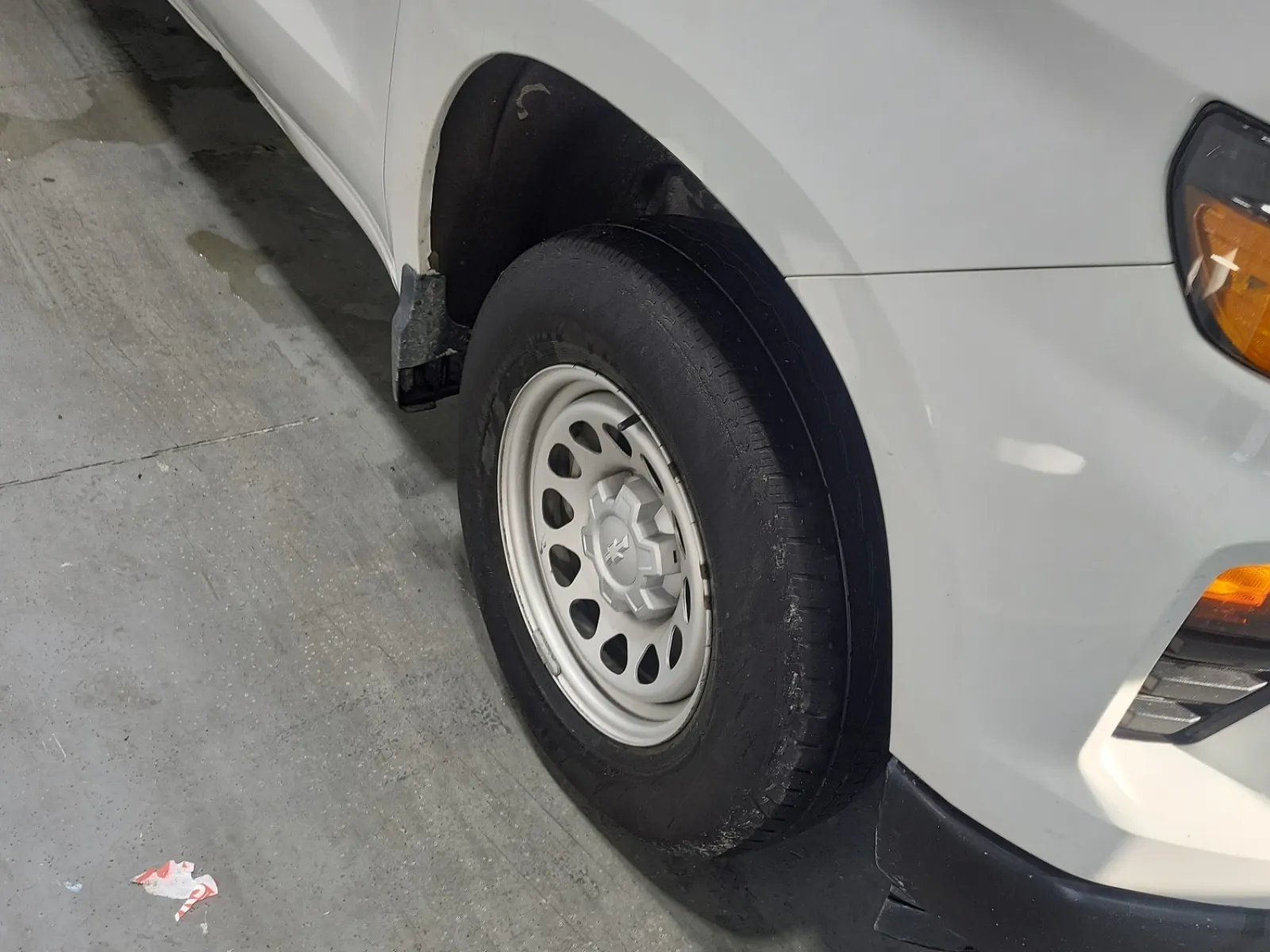 Right Front Wheel/Tire Photo