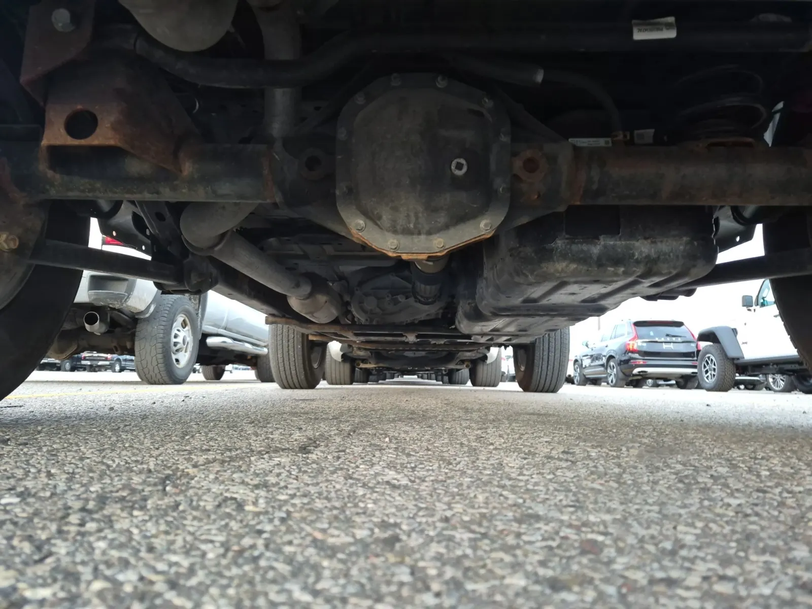 Undercarriage - Rear Photo