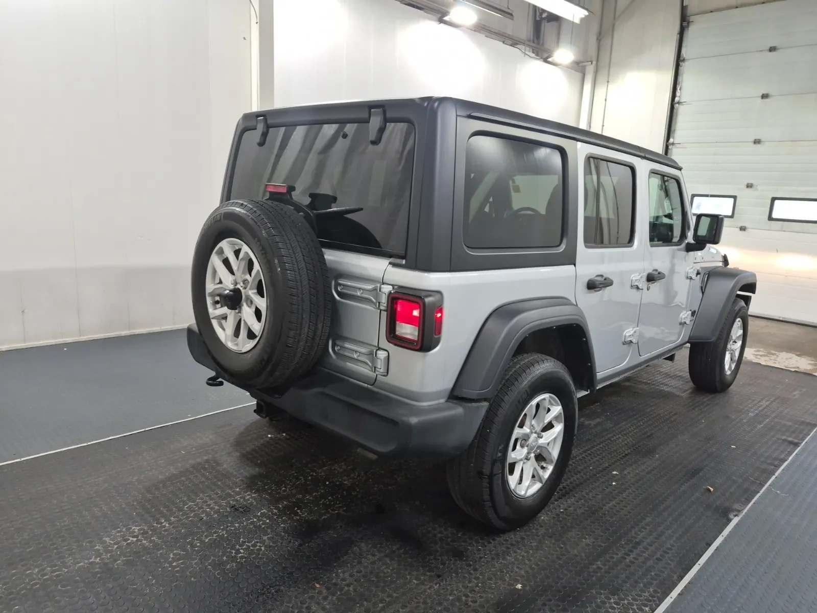 Passenger Rear 3/4 Photo