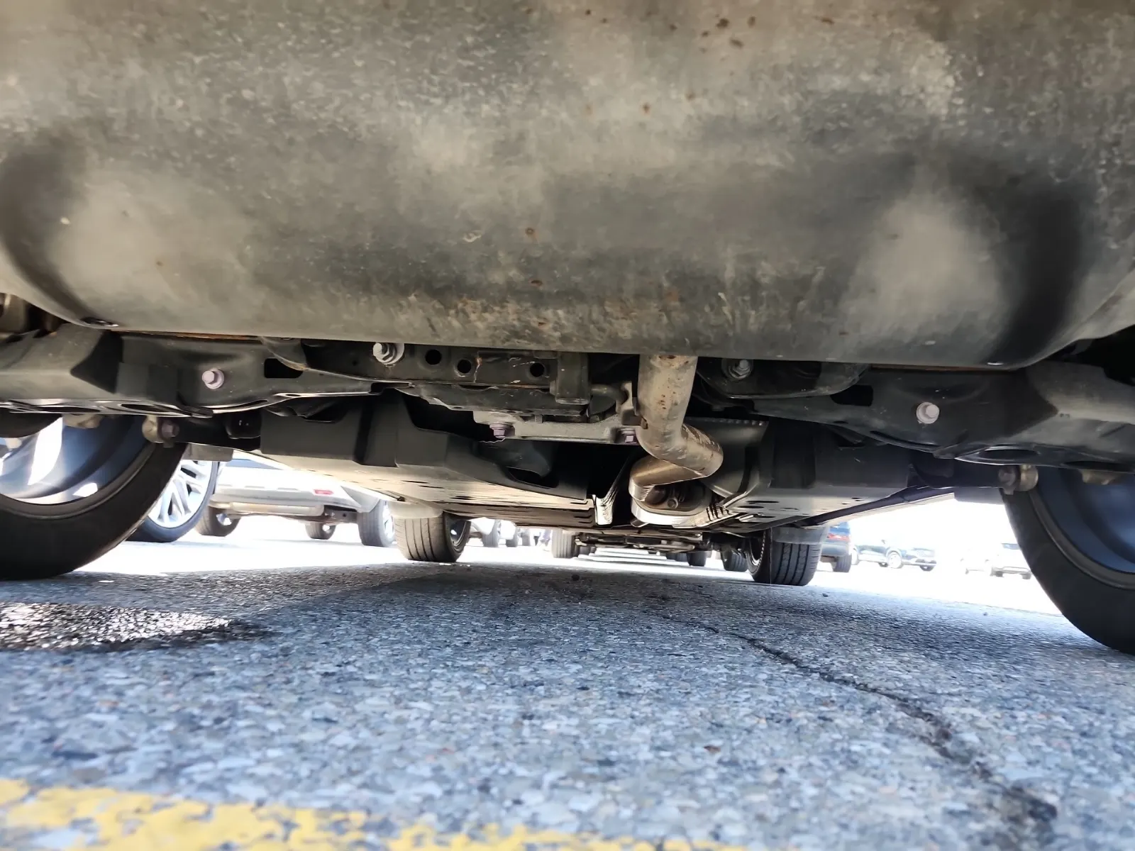 Undercarriage - Rear Photo