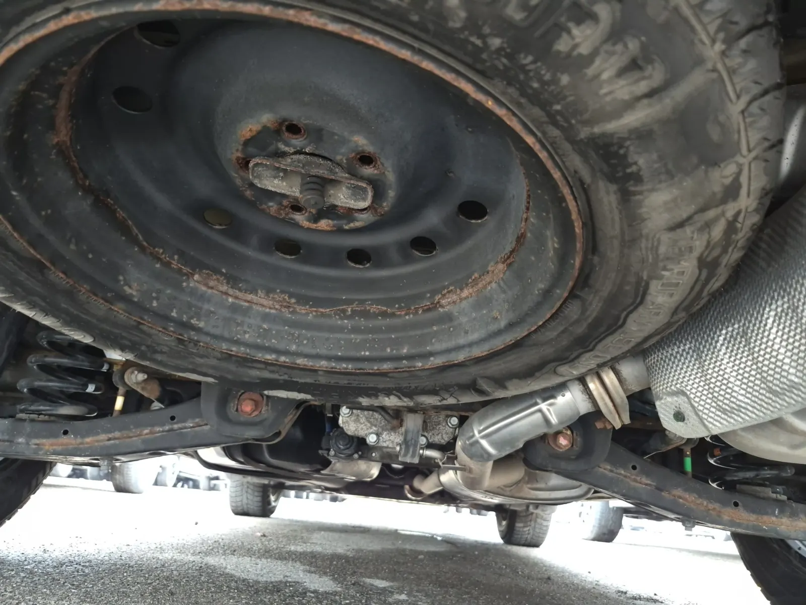 Spare Tire & Wheel Photo