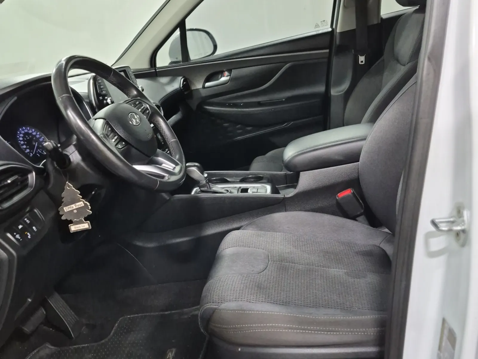 Front Interior Photo