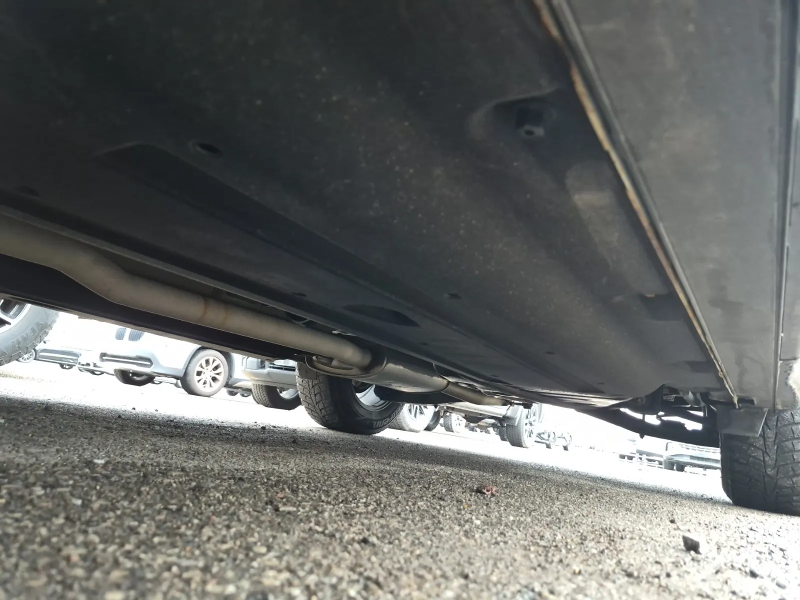 Undercarriage - Driver Photo