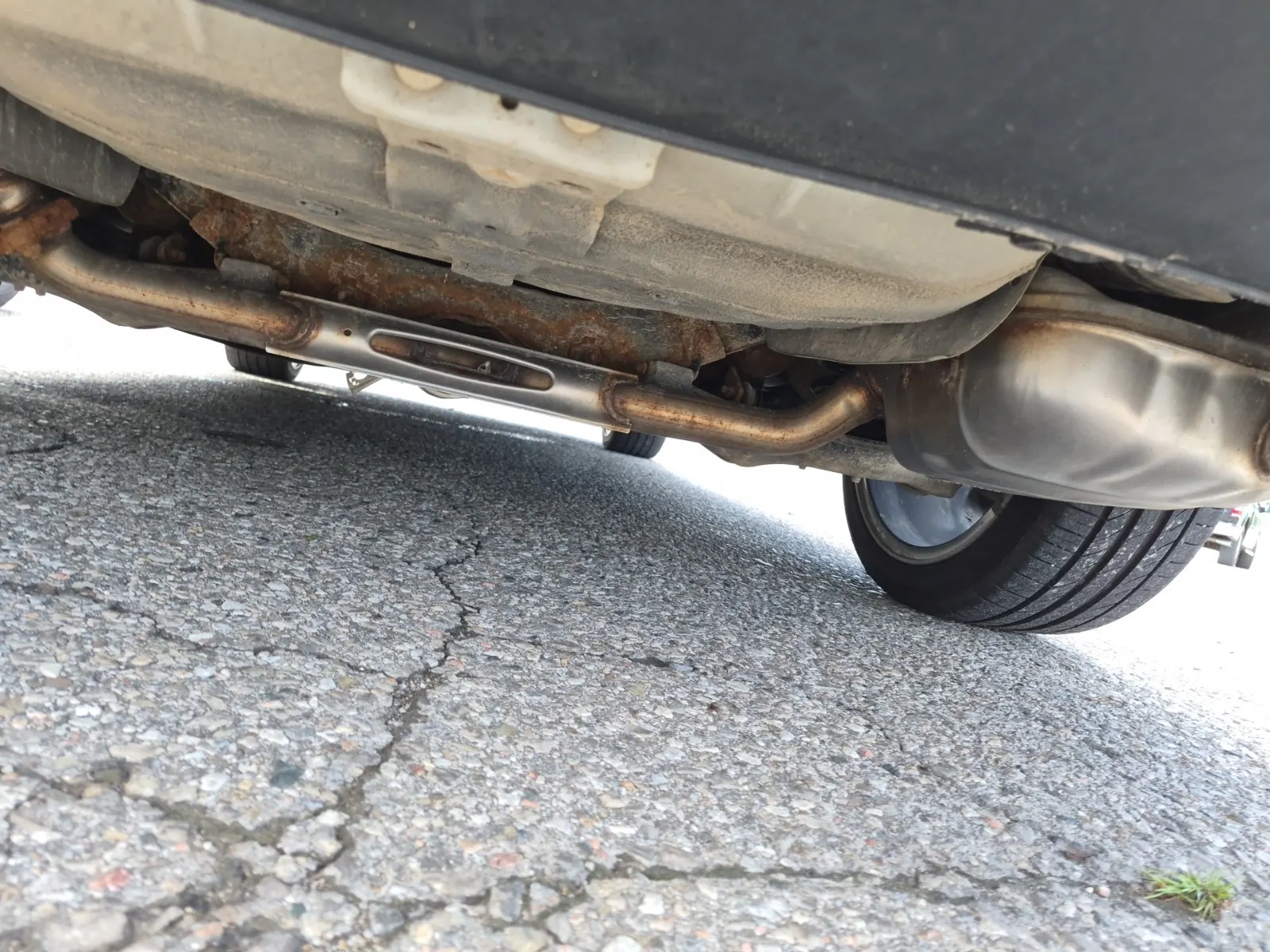 Undercarriage - Rear Photo