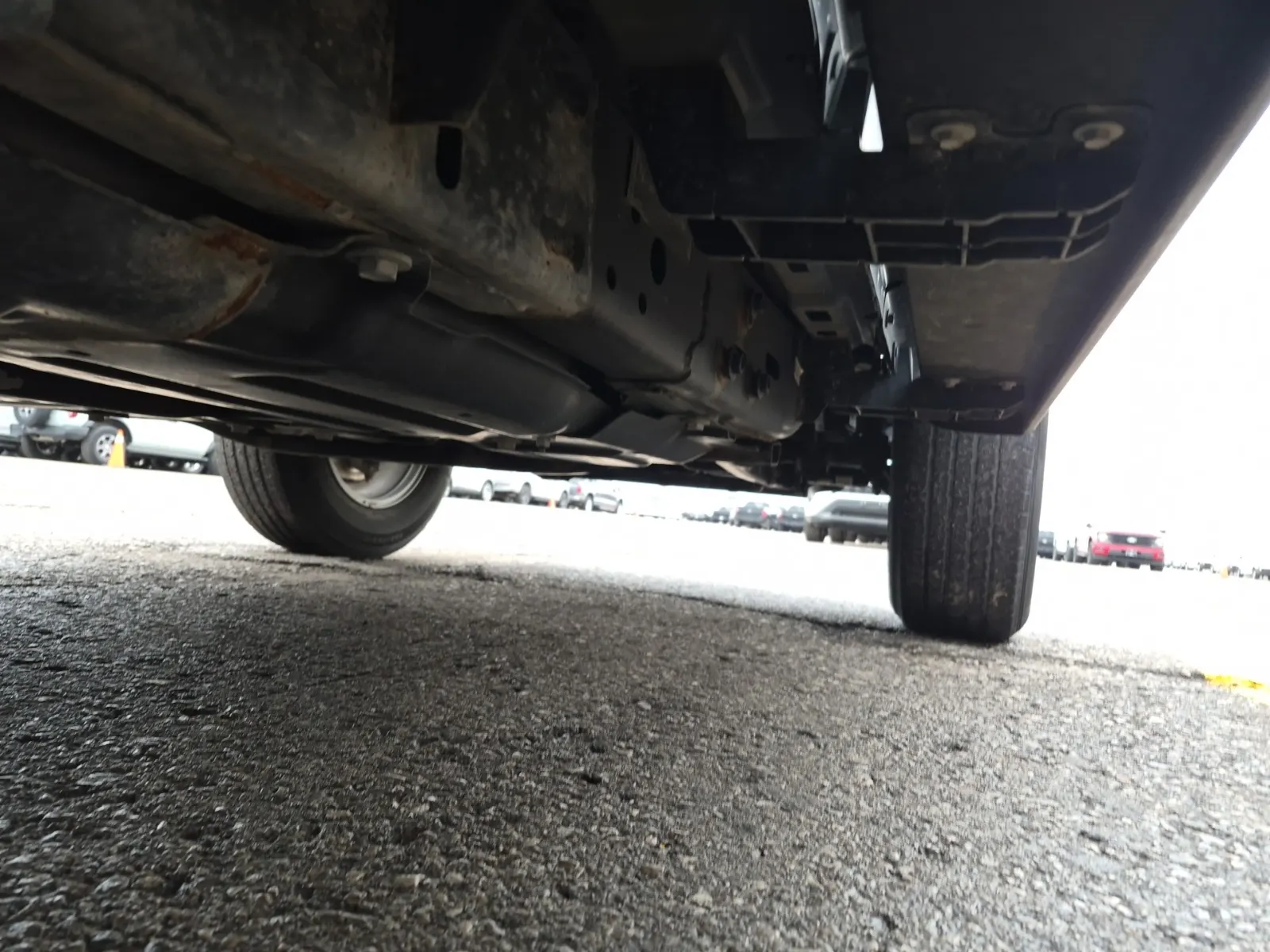 Undercarriage - Passenger Photo