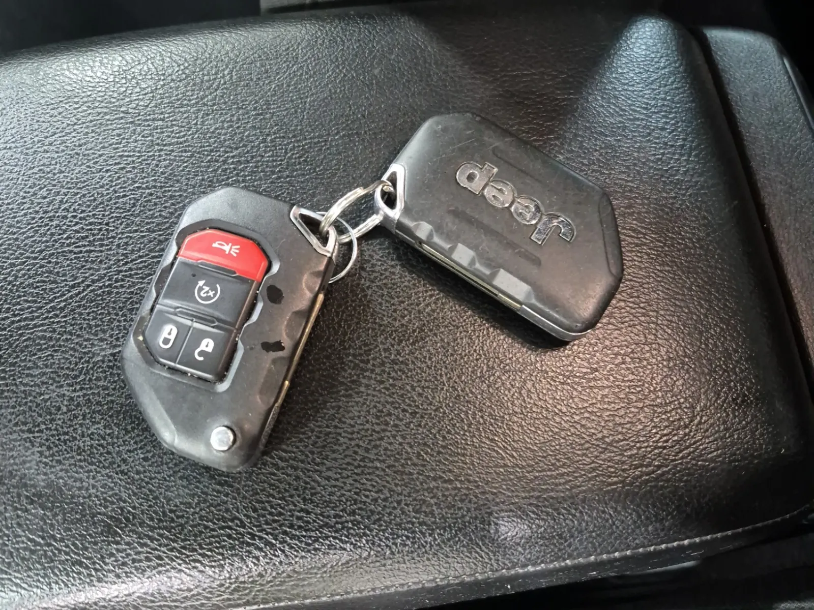 Keys/Fobs/Manual Photo