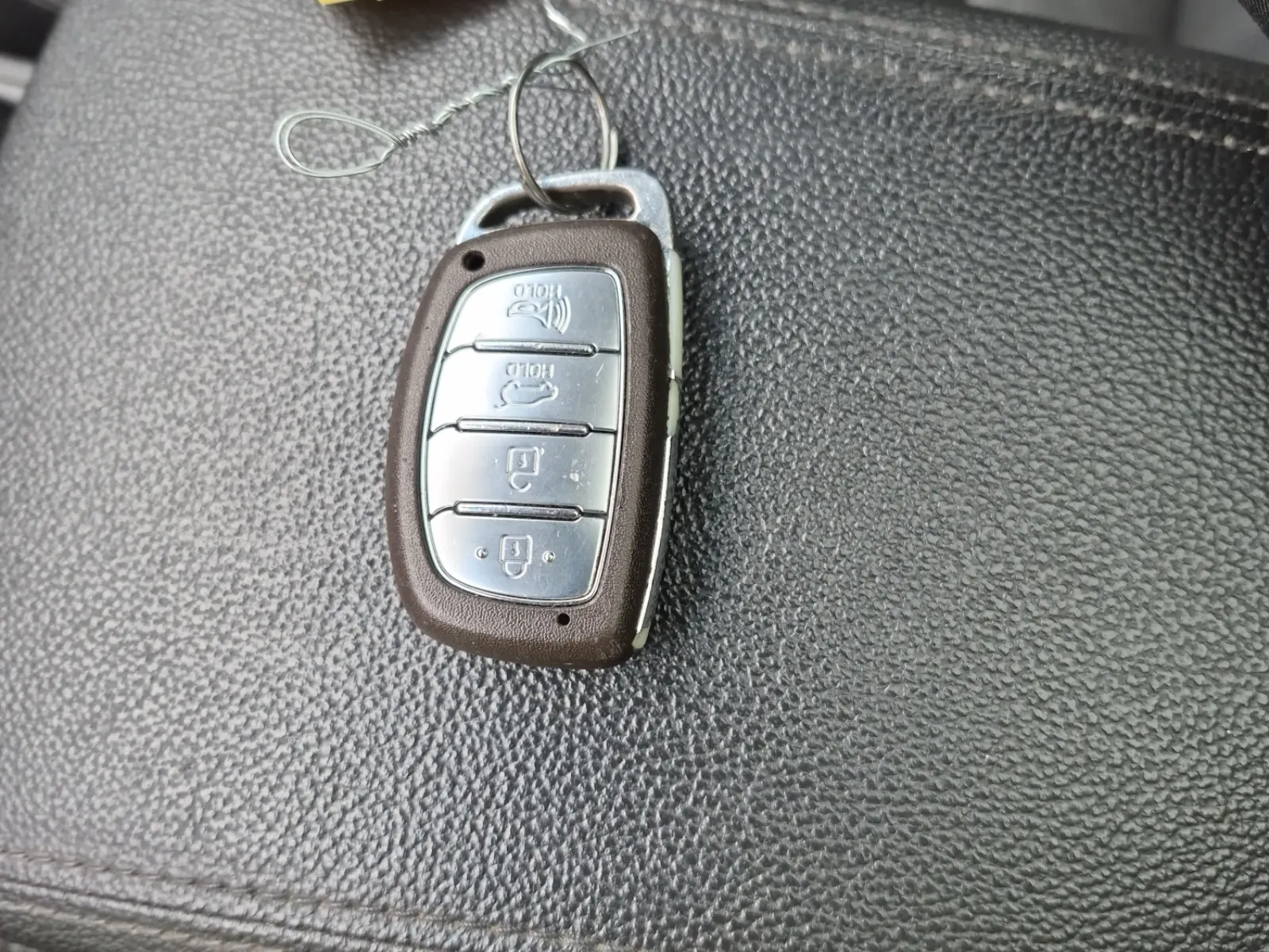 Keys/Fobs/Manual Photo