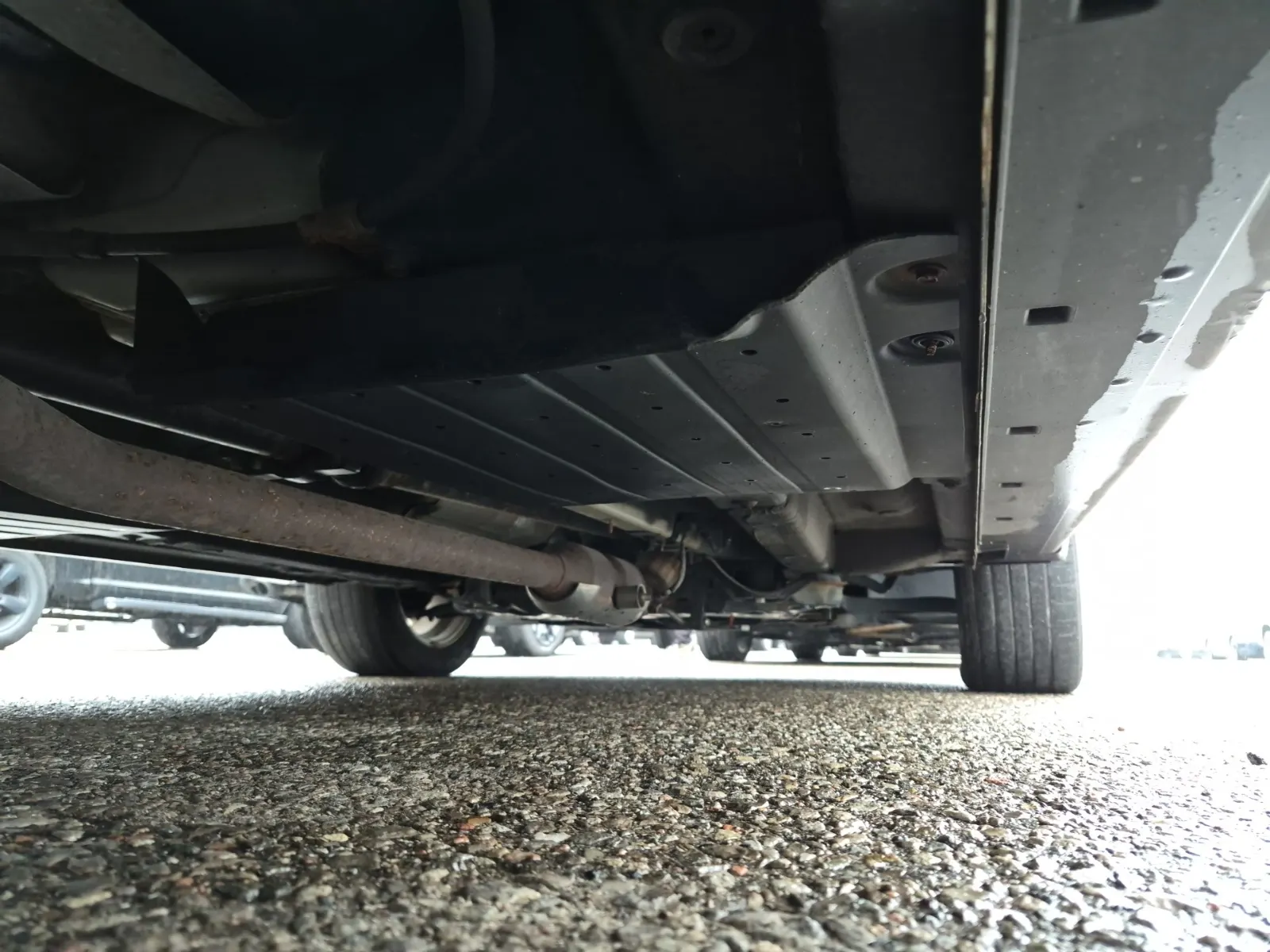 Undercarriage - Passenger Photo