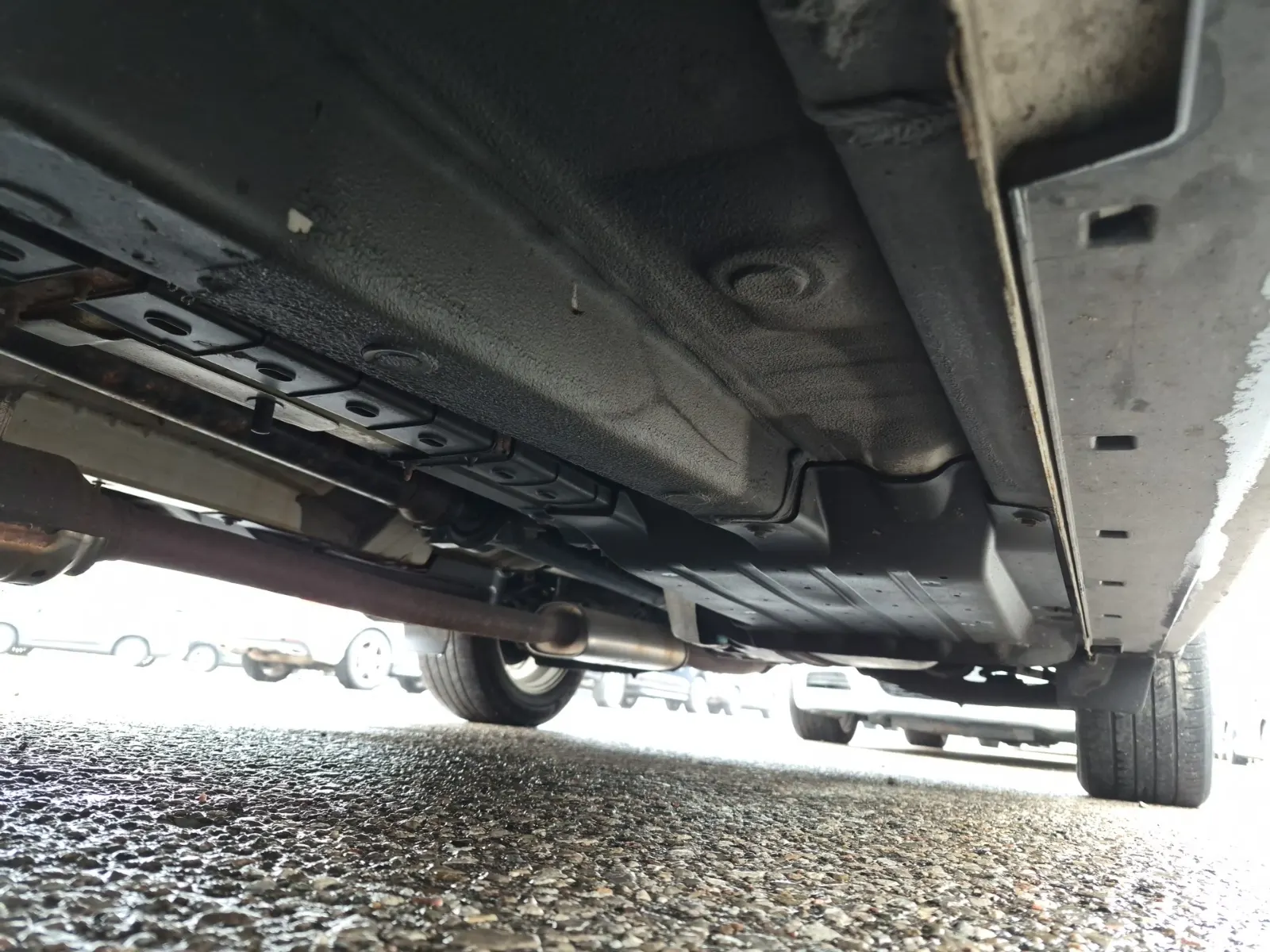 Undercarriage - Driver Photo