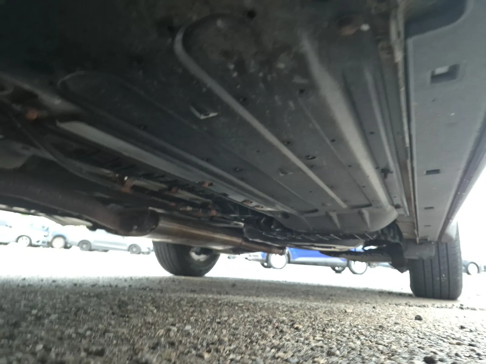 Undercarriage - Driver Photo