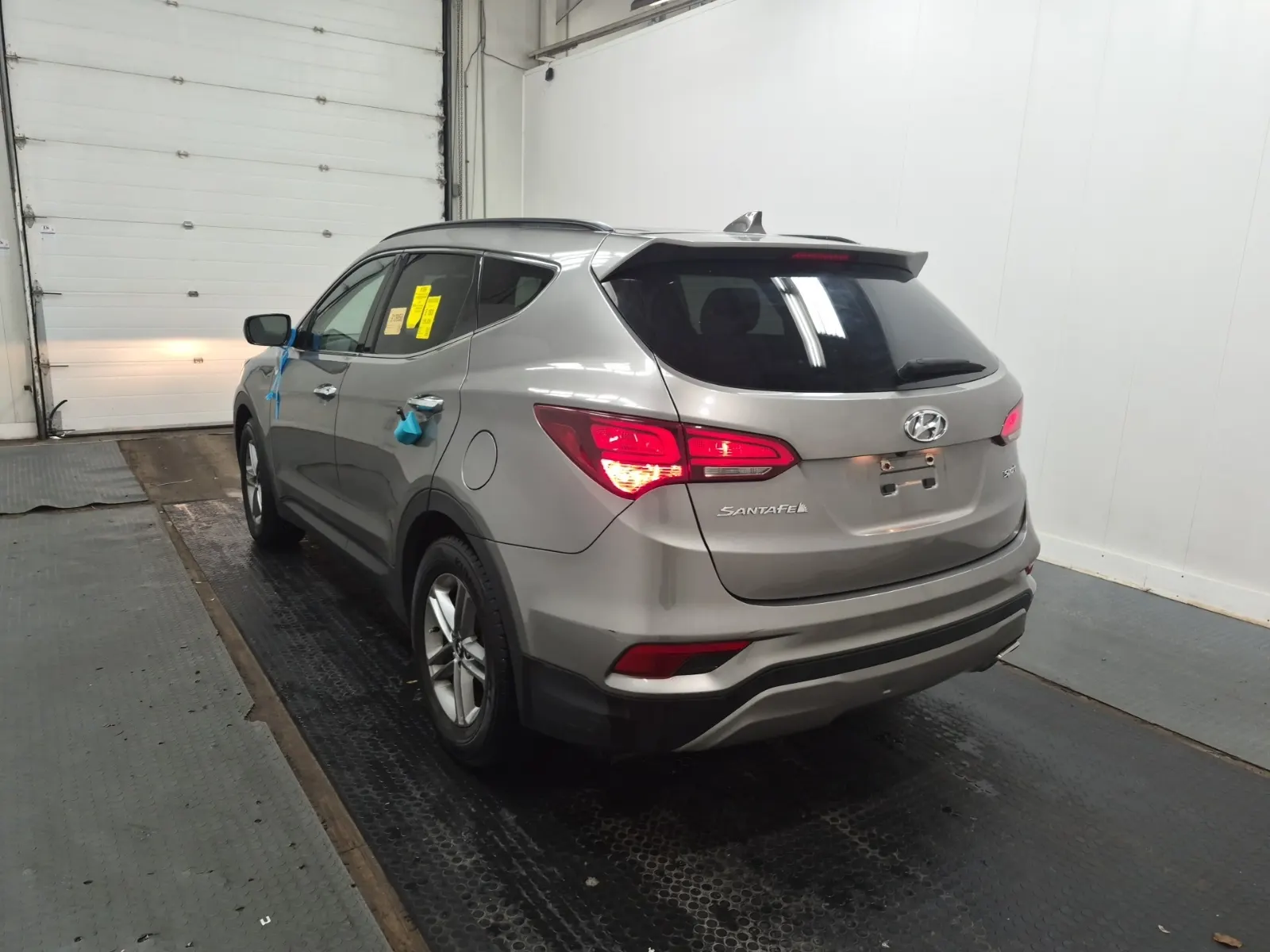 Driver Rear 3/4 Photo