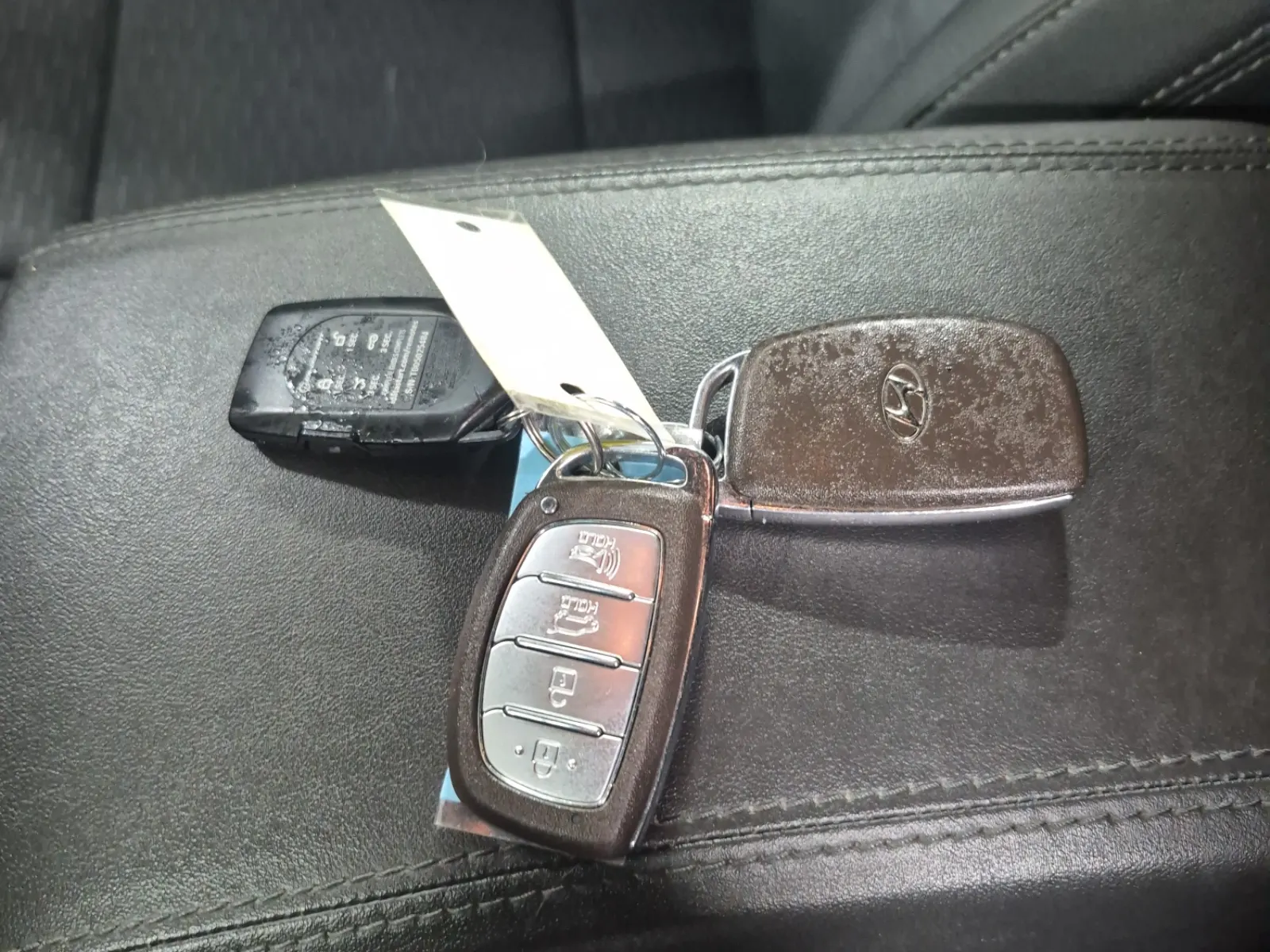 Keys/Fobs/Manual Photo