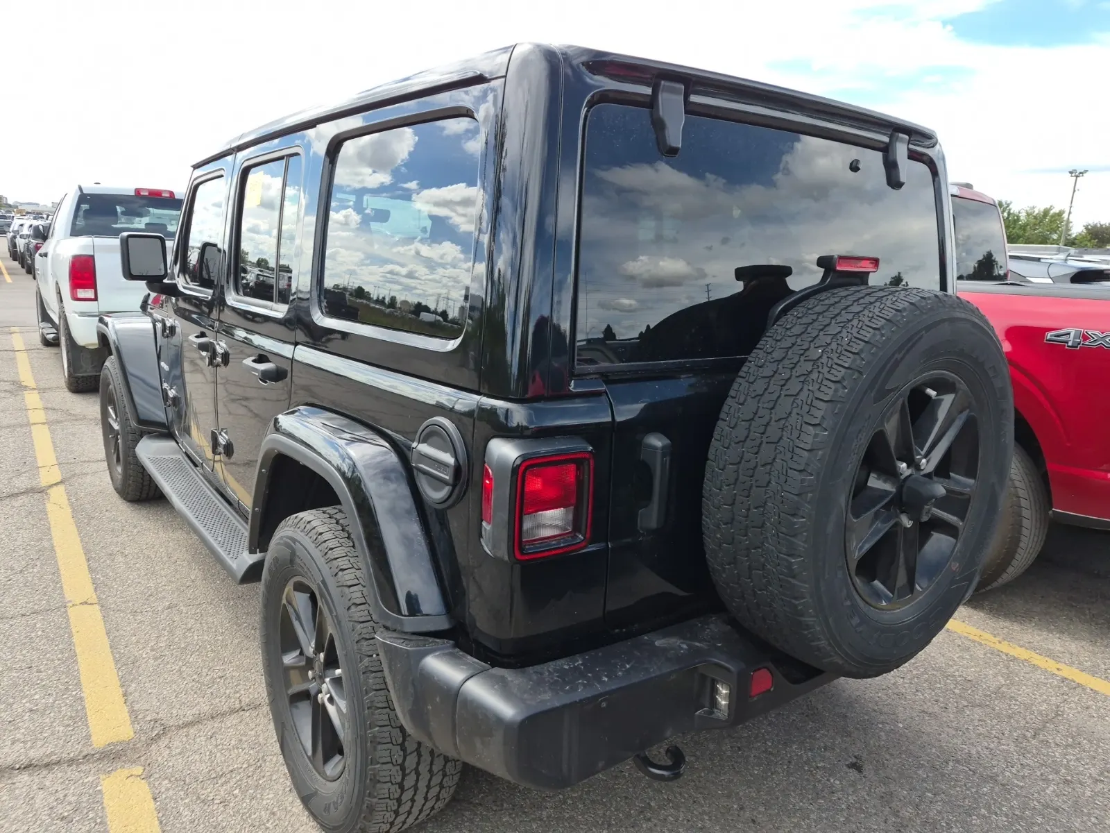 Driver Rear 3/4 Photo