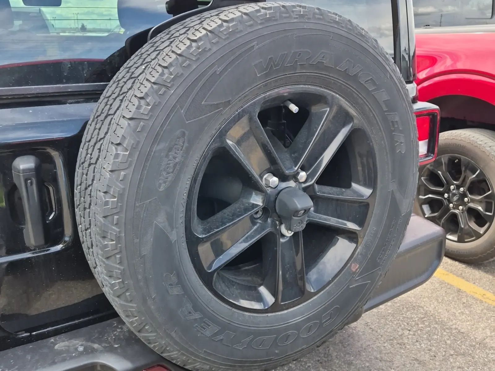 Spare Tire & Wheel Photo