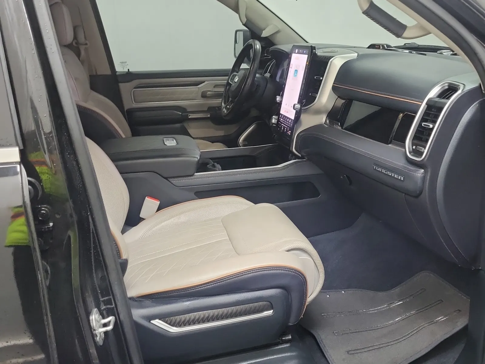 Right Side Interior Photo