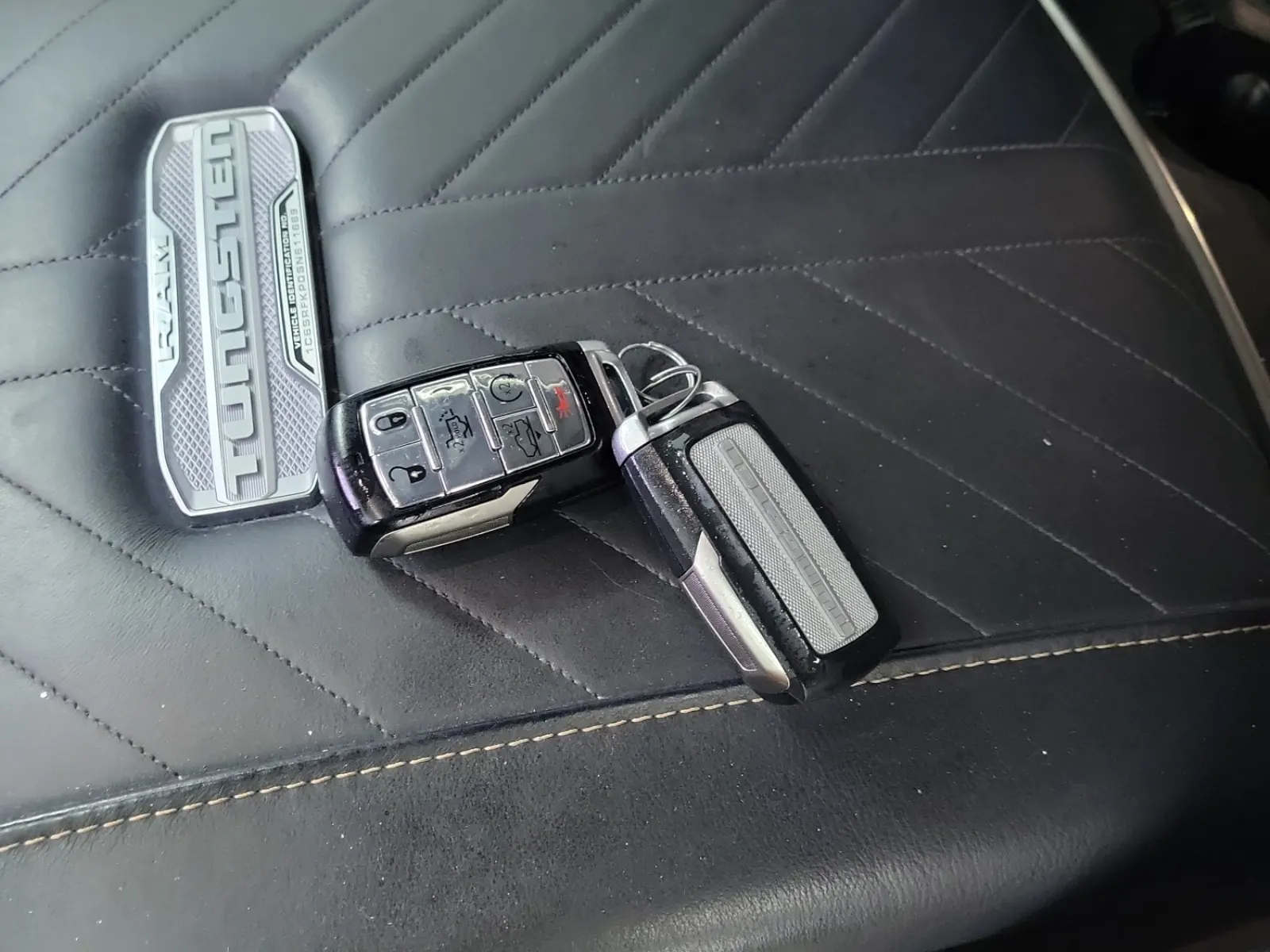 Keys/Fobs/Manual Photo