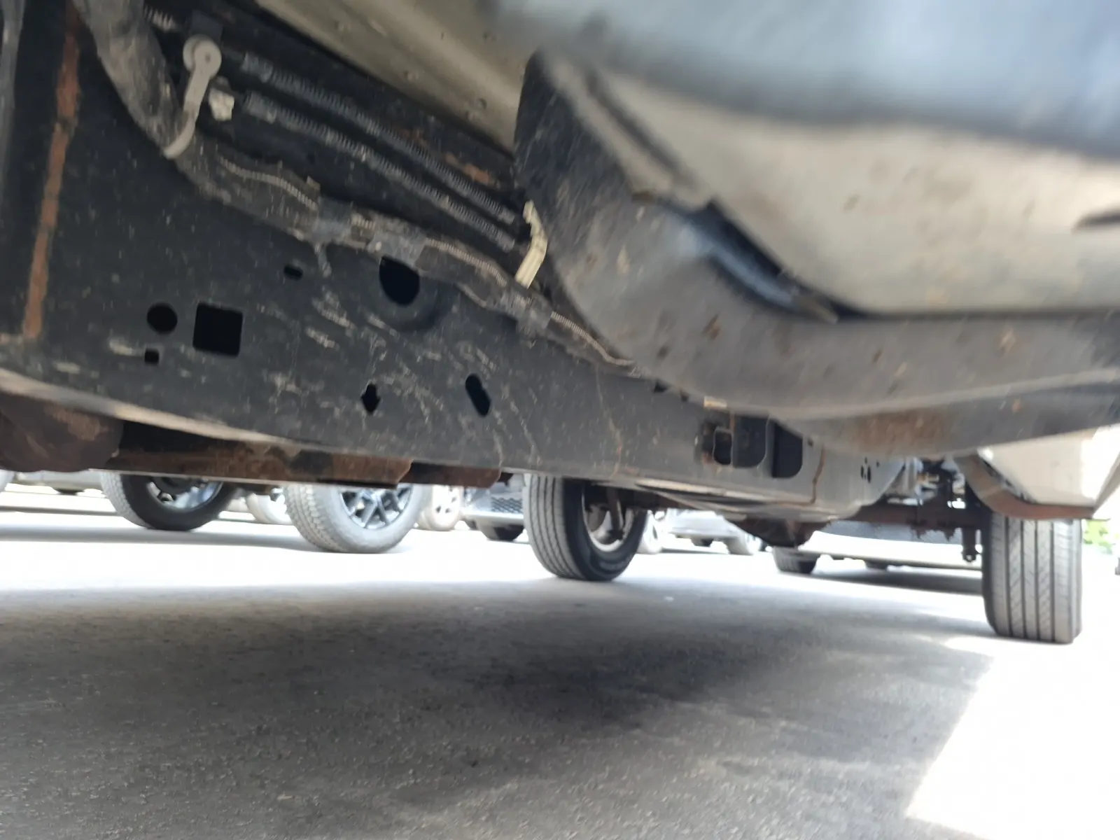 Undercarriage - Driver Photo