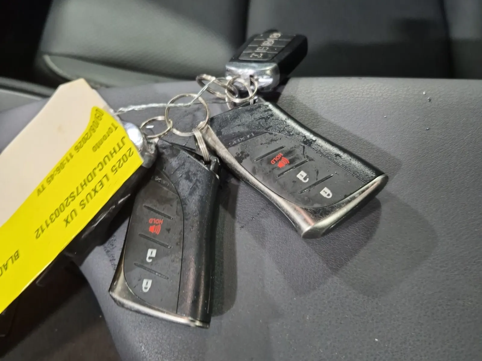 Keys/Fobs/Manual Photo