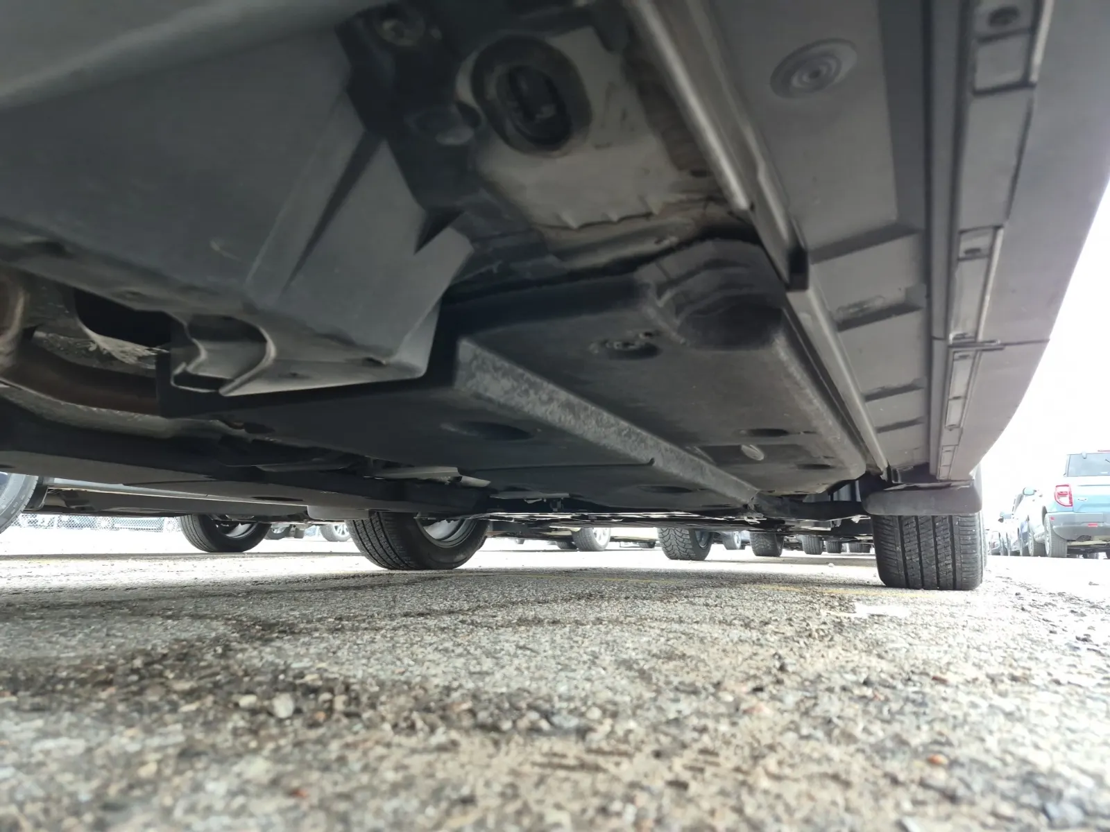 Undercarriage - Passenger Photo