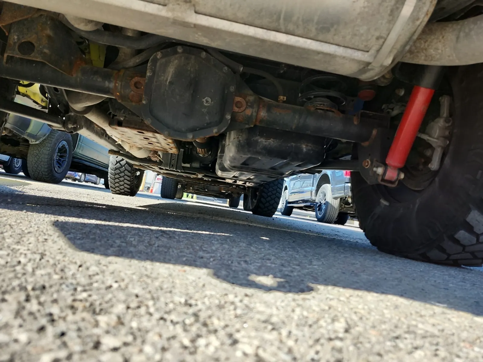 Undercarriage - Rear Photo